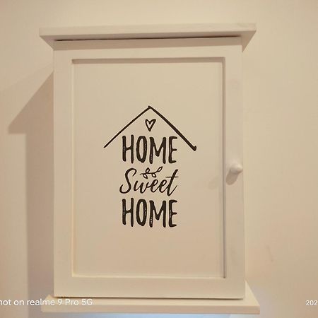 Le Follie Parthenopee Bed & Breakfast เนเปิลส์ ภายนอก รูปภาพ