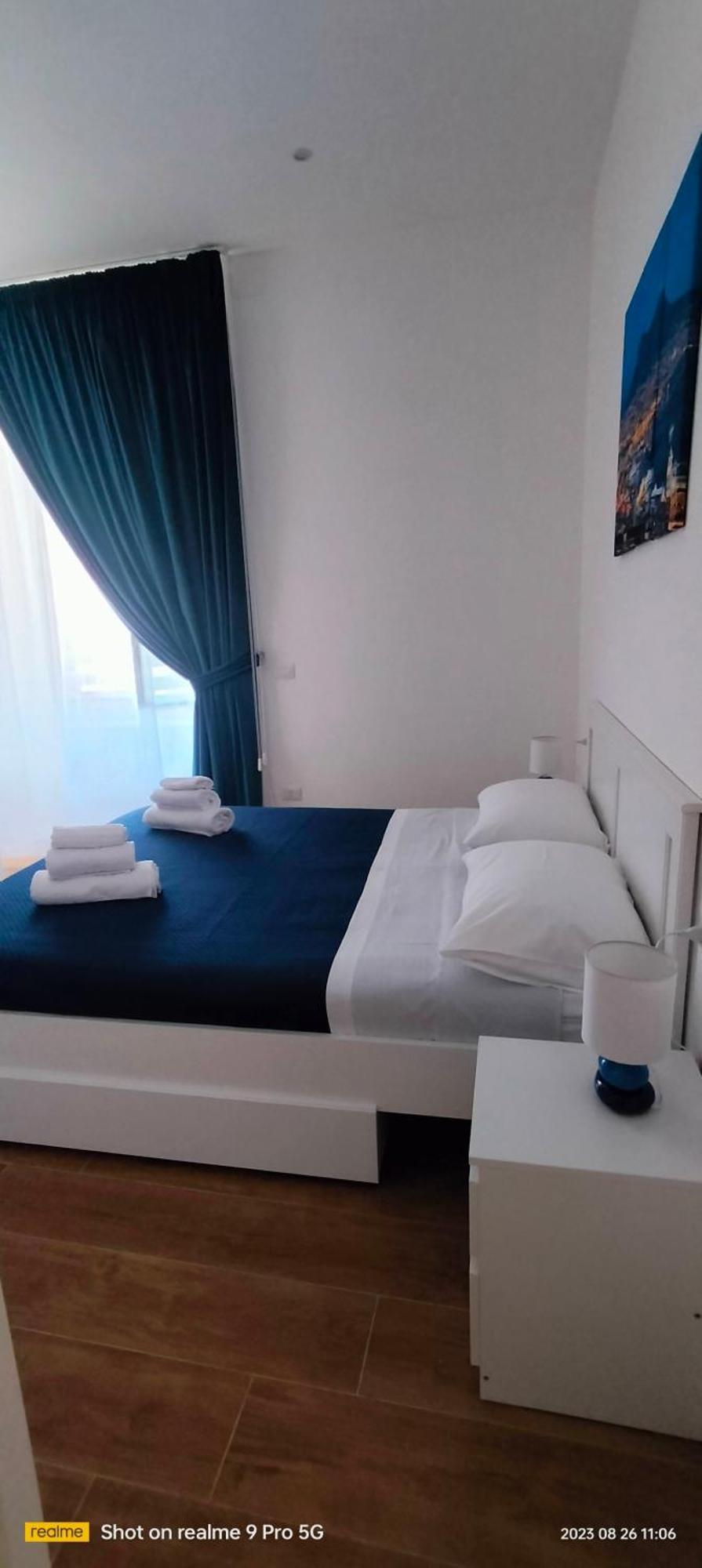 Le Follie Parthenopee Bed & Breakfast เนเปิลส์ ภายนอก รูปภาพ
